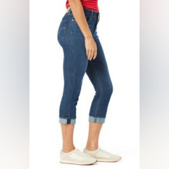 Levis Signature PLUS size 26 Modern Capri - Picture 2 of 11